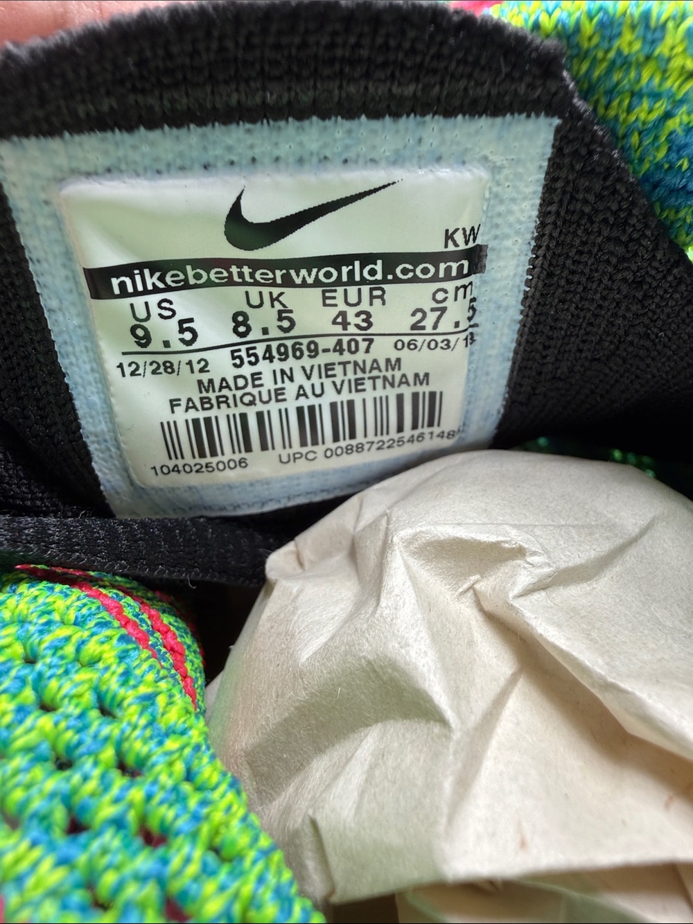 Nike Men's Flyknit Sneakers in Neon Green, Blue, Black - Picture 10 of 11
